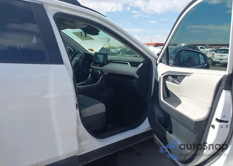 2020 Toyota Rav4 Xle z USA, uszkodzony, nr VIN JTMP1RFV5LD525314